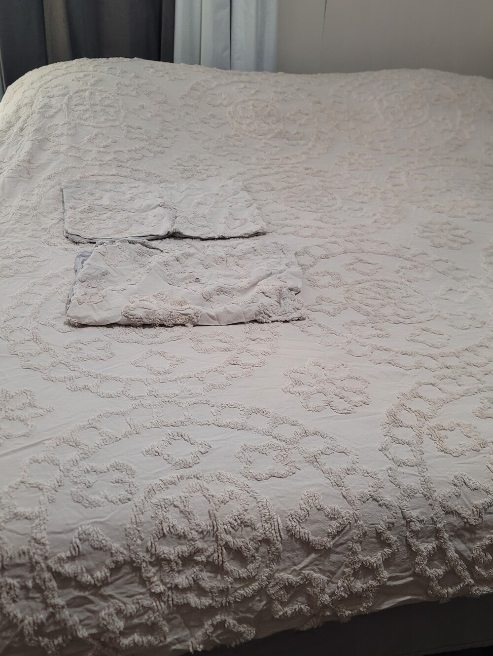 Better Homes & Garden Tufted  Cotton Bedspread with Pillow Shams Queen